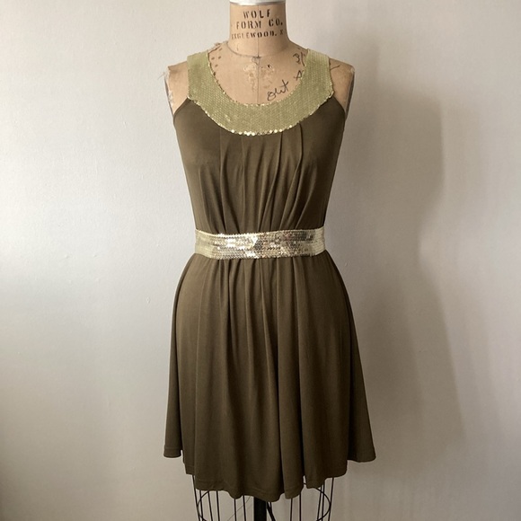 C Luce Gold Sequin T Shirt Dress | Olive Green Army | sz Small | A Line Belt - Picture 4 of 10